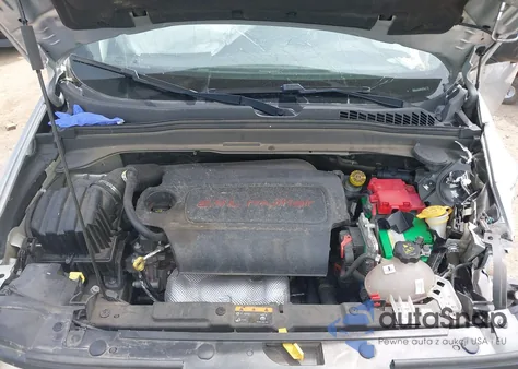 2019 Jeep Renegade Sport Fwd из США, поврежденный, VIN ZACNJAAB5KPK61367